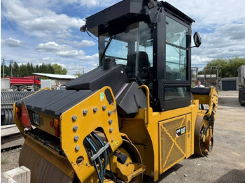 Cestovni valjak CAT CD44B: slika Cestovni valjak CAT CD44B