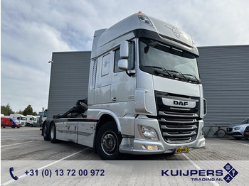 Kamion s kukastom dizalicom DAF XF 440