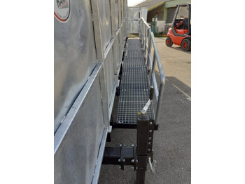 Utovarna rampa Mobile ramp on trailer for cattle loading.  Brand: AZ RAMP - Type: TOP AGRI: slika Utovarna rampa Mobile ramp on trailer for cattle loading.  Brand: AZ RAMP - Type: TOP AGRI