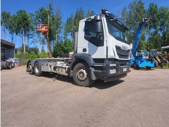 Kamion s kabelskim sustavom IVECO Stralis