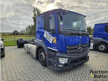 Kamion-šasija MERCEDES-BENZ Actros 1843