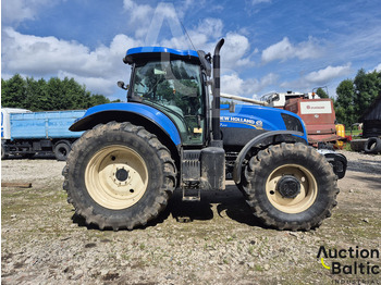 Traktor New Holland T 7.210: slika Traktor New Holland T 7.210