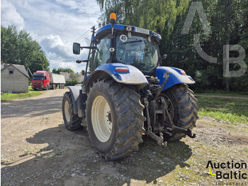 Traktor New Holland T 7.210: slika Traktor New Holland T 7.210