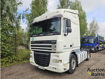 Tegljač DAF XF 105 460