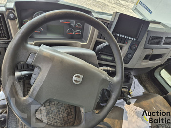 Kamion sandučar Volvo FL240: slika Kamion sandučar Volvo FL240