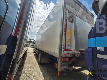 Kamion sandučar Volvo FL240: slika Kamion sandučar Volvo FL240