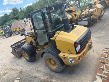 Utovarivač na kotačima CATERPILLAR 908H