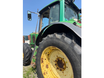 Traktor JOHN DEERE 6820: slika Traktor JOHN DEERE 6820