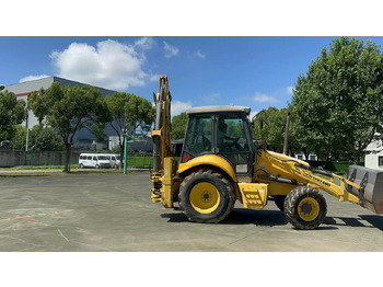 Rovokopač-utovarivač