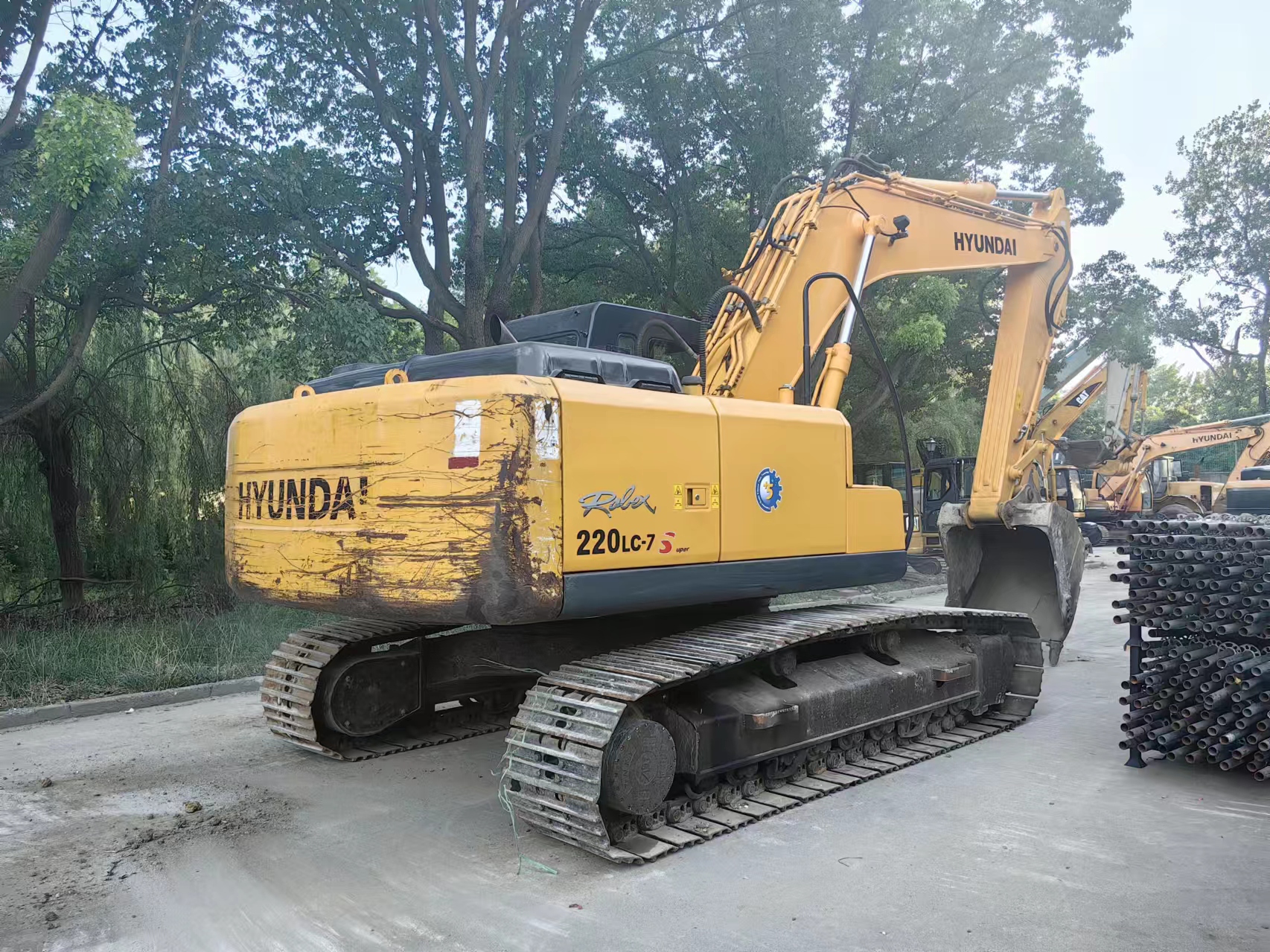 Bager HYUNDAI R220LC-7: slika Bager HYUNDAI R220LC-7 Bager HYUNDAI R220LC-7: slika Bager HYUNDAI R220LC-7