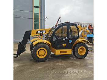 Teleskopski rukovatelj JCB