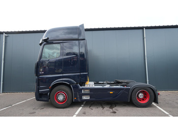 Tegljač MERCEDES-BENZ Actros 1945