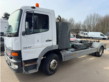 Kamion s kukastom dizalicom MERCEDES-BENZ Atego 1217