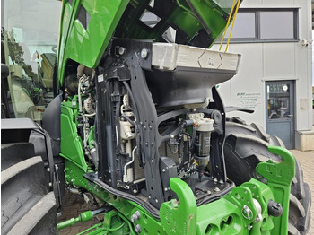 Traktor John Deere 6R185: slika Traktor John Deere 6R185