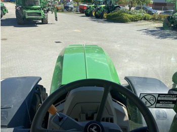 Traktor John Deere 6R215: slika Traktor John Deere 6R215
