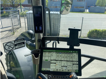 Traktor John Deere 6R215: slika Traktor John Deere 6R215