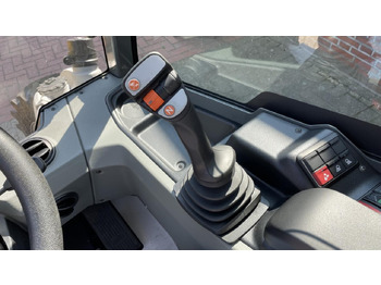 Novi Utovarivač na kotačima Kramer 5040: slika Novi Utovarivač na kotačima Kramer 5040