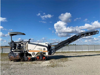 Finišer za asfalt WIRTGEN W100F
