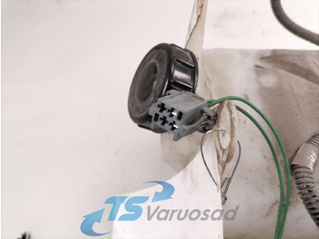 Brisač za Kamion Volvo Windscreen washer fluid tank 84530119: slika Brisač za Kamion Volvo Windscreen washer fluid tank 84530119