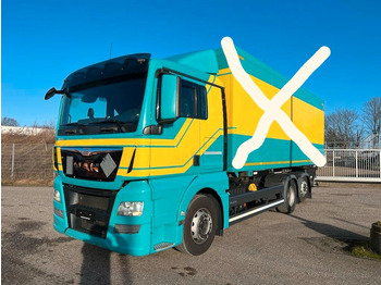 Transporter kontejnera/ Kamion s izmjenjivim sanducima MAN