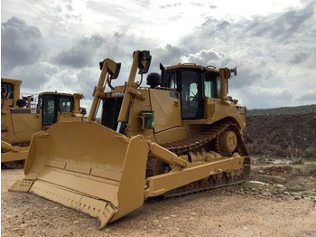 Buldožer CATERPILLAR D8T