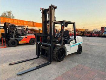 Diesel viličar UNICARRIERS