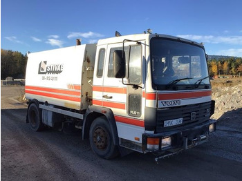 Cestovna čistilica Volvo FL611: slika Cestovna čistilica Volvo FL611 Cestovna čistilica Volvo FL611: slika Cestovna čistilica Volvo FL611