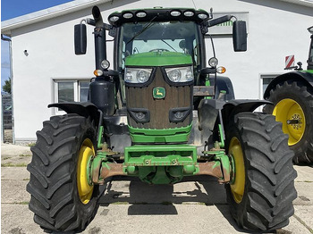 Traktor John Deere 6215R AutoPowr: slika Traktor John Deere 6215R AutoPowr