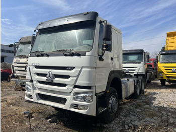 Tegljač SINOTRUK HOWO