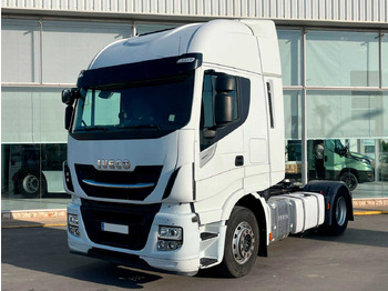 Tegljač IVECO