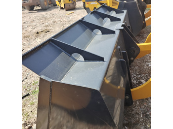 Utovarivač na kotačima LIUGONG 836: slika Utovarivač na kotačima LIUGONG 836