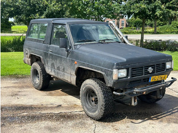 Automobil NISSAN