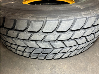 Kompletan kotač Liebherr Wheel 445/95R25 10 12.3 1p: slika Kompletan kotač Liebherr Wheel 445/95R25 10 12.3 1p