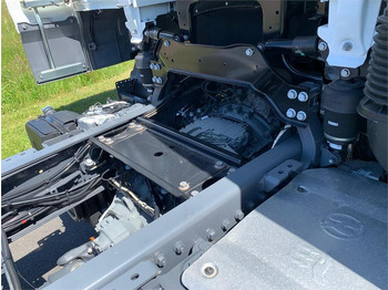 Kamion-šasija DAF XF 430 FAW 8x4*4 Tridem: slika Kamion-šasija DAF XF 430 FAW 8x4*4 Tridem
