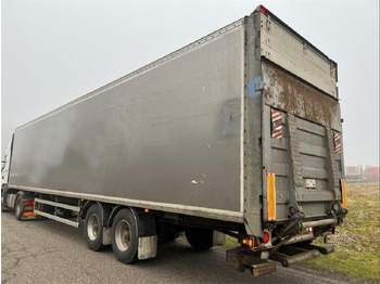 Poluprikolica sa zatvorenim sandukom Fruehauf 13,6 mtr box - lodretstående lift: slika Poluprikolica sa zatvorenim sandukom Fruehauf 13,6 mtr box - lodretstående lift