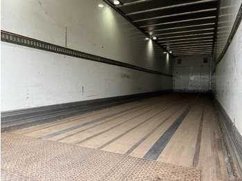 Poluprikolica sa zatvorenim sandukom Fruehauf 13,6 mtr box - lodretstående lift: slika Poluprikolica sa zatvorenim sandukom Fruehauf 13,6 mtr box - lodretstående lift
