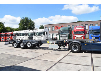 Transporter kontejnera/ Poluprikolica s izmjenjivim sanducima RENDERS