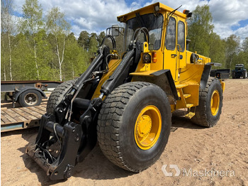 Utovarivač na kotačima VOLVO L90