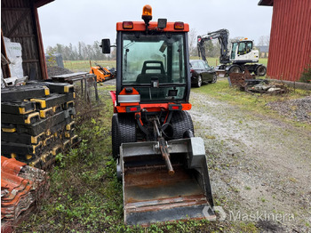 Traktor Traktor Kubota B2100 med Vikplog & Sandspridare: slika Traktor Traktor Kubota B2100 med Vikplog & Sandspridare Traktor Traktor Kubota B2100 med Vikplog & Sandspridare: slika Traktor Traktor Kubota B2100 med Vikplog & Sandspridare