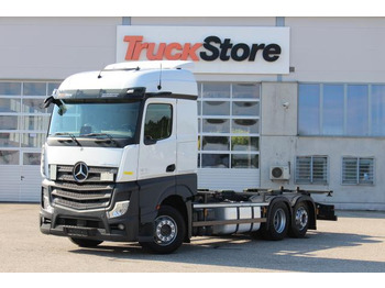 Transporter kontejnera/ Kamion s izmjenjivim sanducima MERCEDES-BENZ Actros 2545