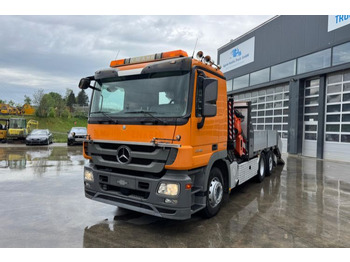 Kamion s kranom MERCEDES-BENZ Actros 2548