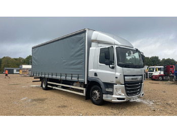 Kamion s ceradom DAF CF 260