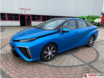 Automobil TOYOTA