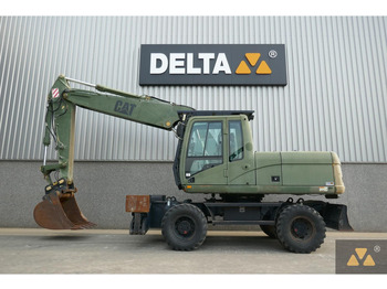Bager na kotačima CATERPILLAR M318
