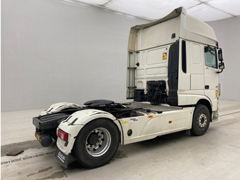 Tegljač DAF XF 460 Super Space Cab: slika Tegljač DAF XF 460 Super Space Cab