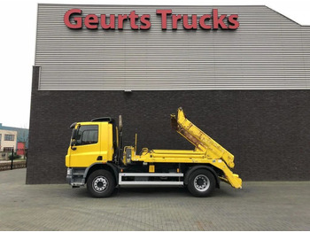 Kamion s kukastom dizalicom DAF CF 360