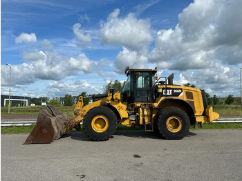 Utovarivač na kotačima CATERPILLAR 966M