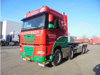 Kamion s kukastom dizalicom DAF XF 105 410