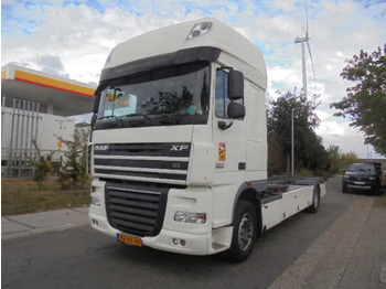 Transporter kontejnera/ Kamion s izmjenjivim sanducima DAF XF 105 410