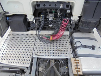 Tegljač DAF XF 460: slika Tegljač DAF XF 460